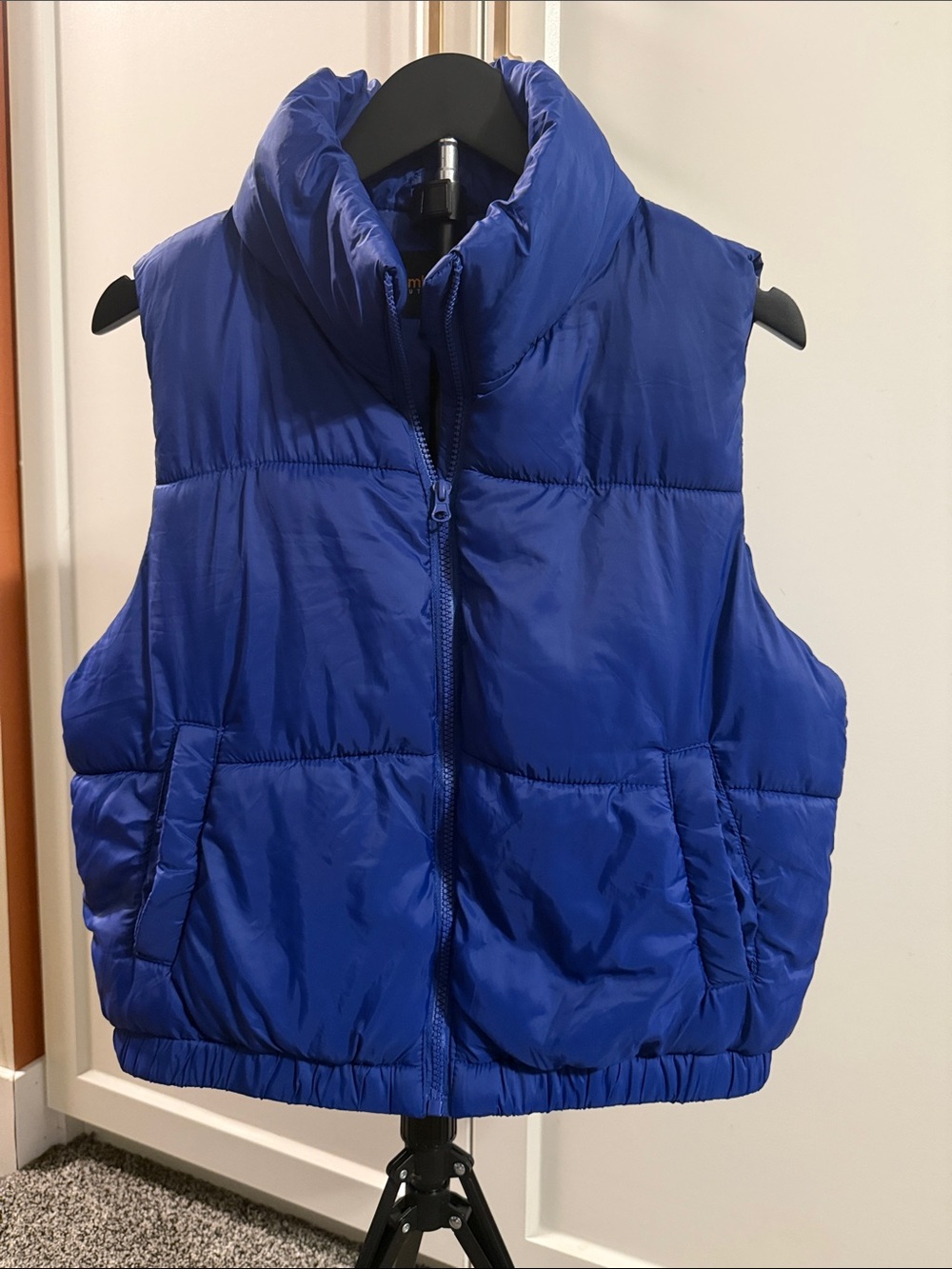 Ambiance Outerwear Women’s Large NWT Blue Cropped Puffer Vest Full Zip